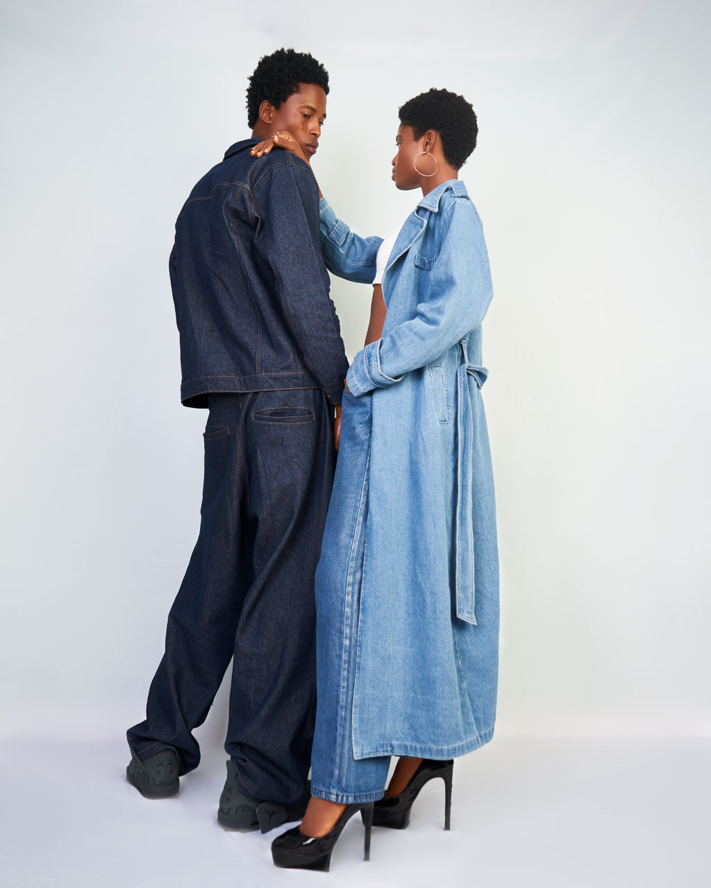 Oversize-Trenchcoat aus Denim 